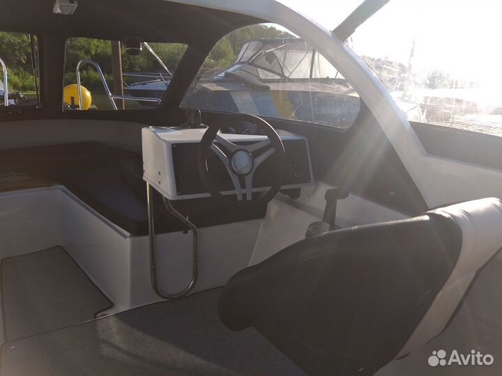 Катер Phoenix 530 HT