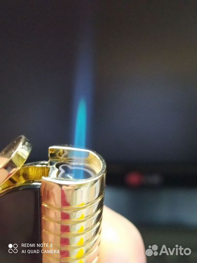 Зажигалка с окном уровня газа