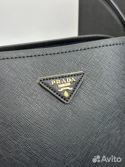 Сумка prada натуральная кожа