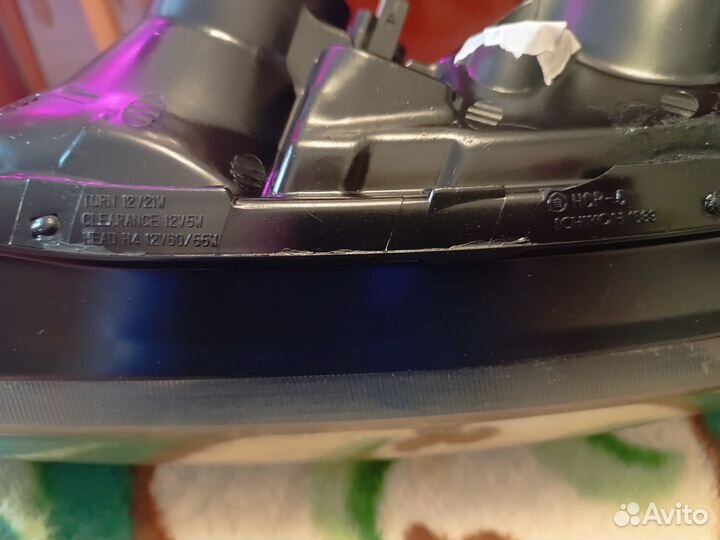 Продается левая фара на Ниссан Эксперт