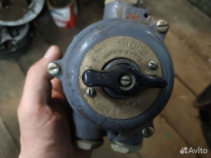 Флажковый переключатель