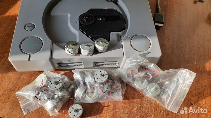 Запчасти для игровых приставок PlayStation 1 и 2