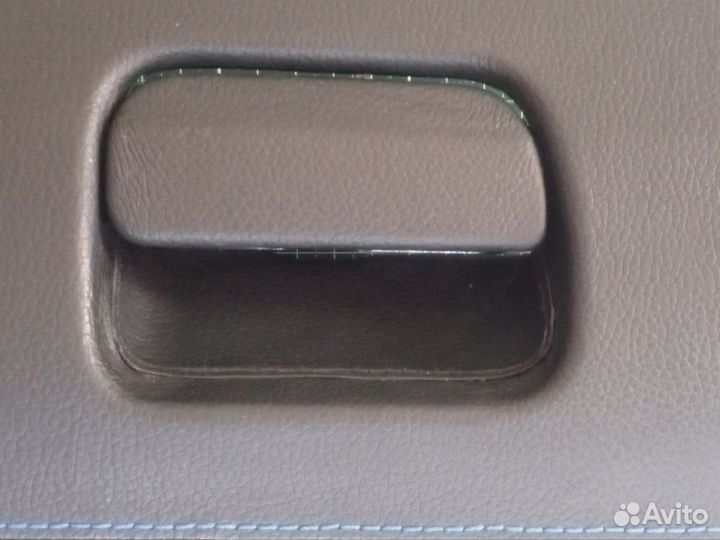 Крышка вещевого ящика в коже Нива Легенд