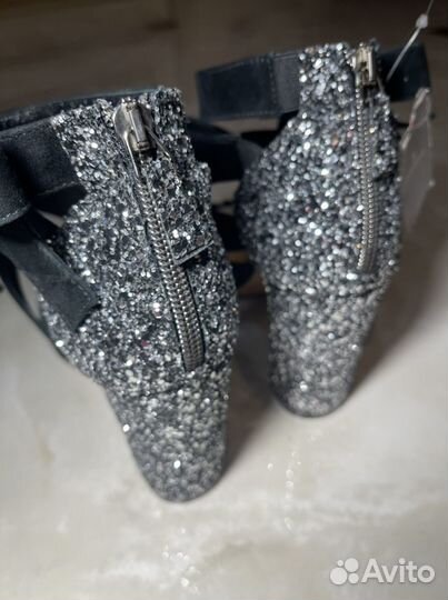 Босоножки новыеminelli