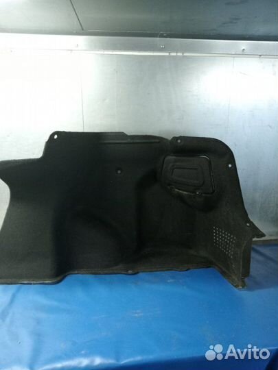 Обшивка багажника задняя правая Kia Rio седан 1.4