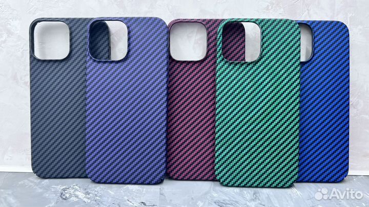 Чехол на iPhone с принтом под карбон