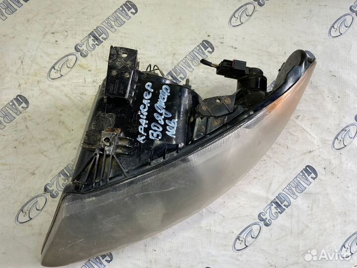 Фара Chrysler Voyager