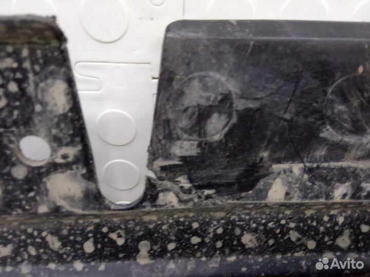 Пыльник двигателя Volkswagen Polo MK5 2011