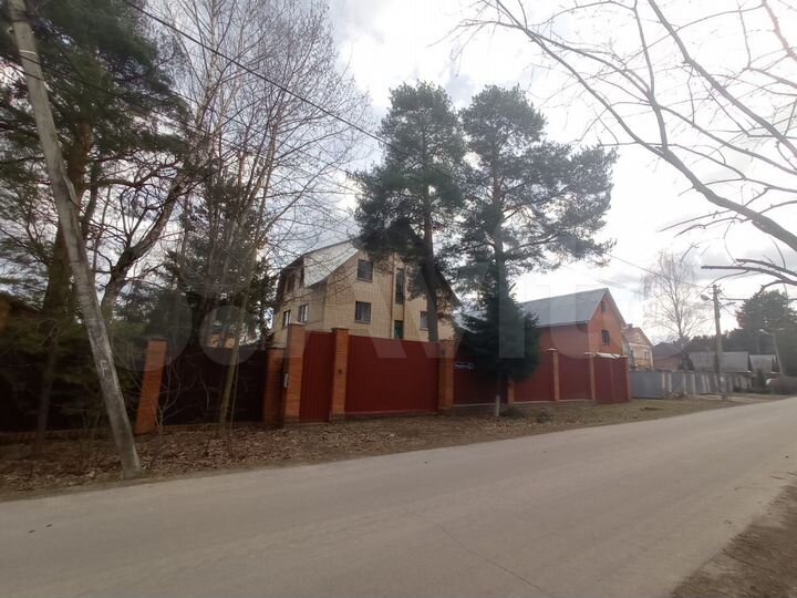 Дом 375,9 м² на участке 25 сот.