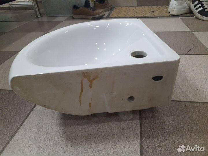 Раковина в ванную бу угловая