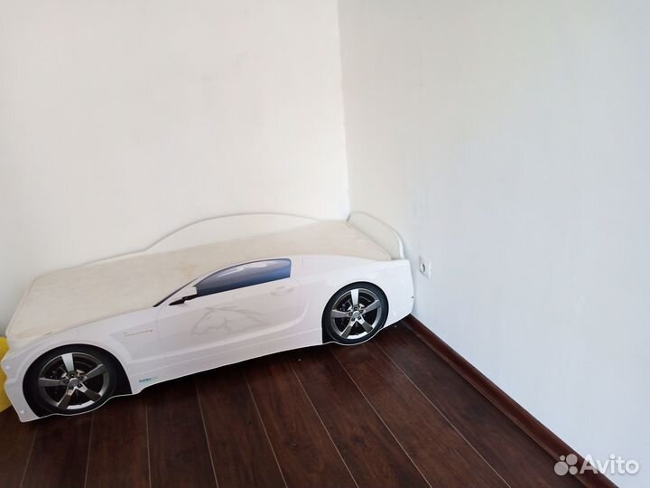 Кровать машина