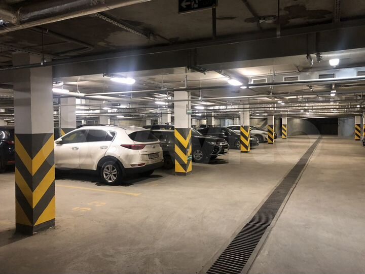 Машиноместо, 13 м²