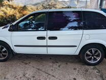 Chrysler Voyager 2.4 AT, 2002, битый, 280 000 км, с пробегом, цена 220 000 руб.