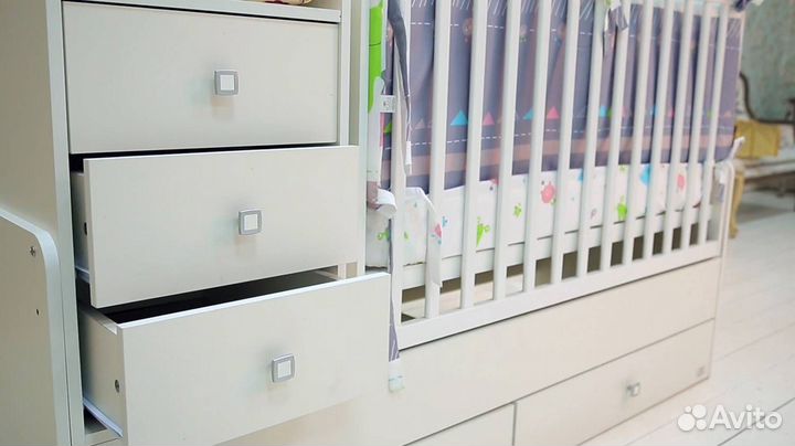 Кроватка для новорожденных с комодом