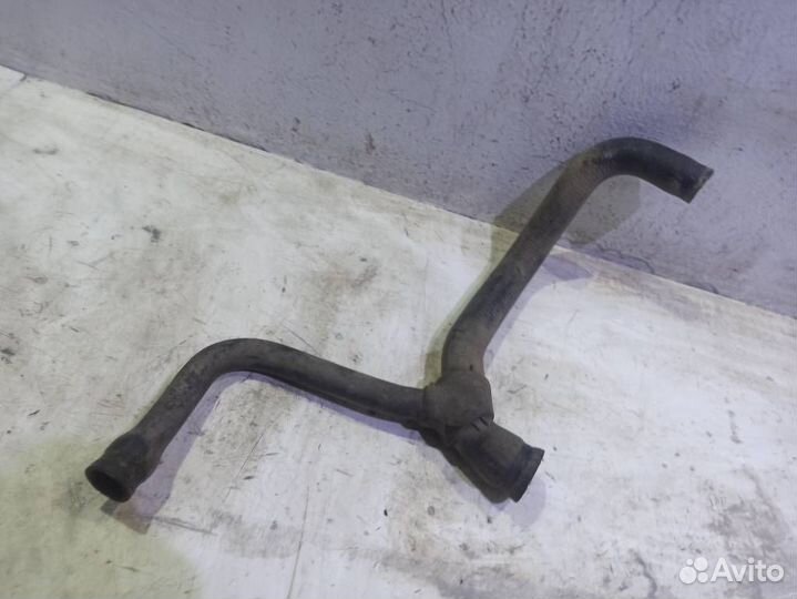 Патрубок системы охлаждения