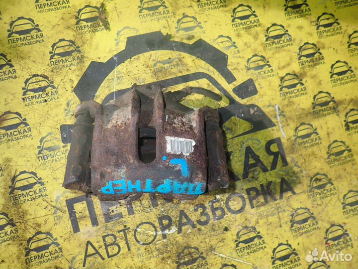 Суппорт передний левый Peugeot Partner M59