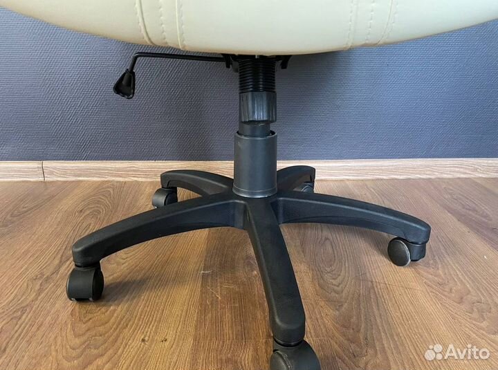 Офисное кресло. Доставка до двери