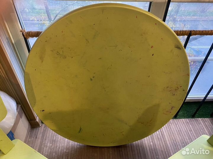 IKEA Mammut стол круглый и 2 стула детские