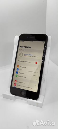 iPhone SE, 64 ГБ