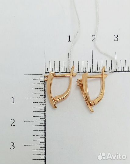 Серьги с синтетическим камнем Золото