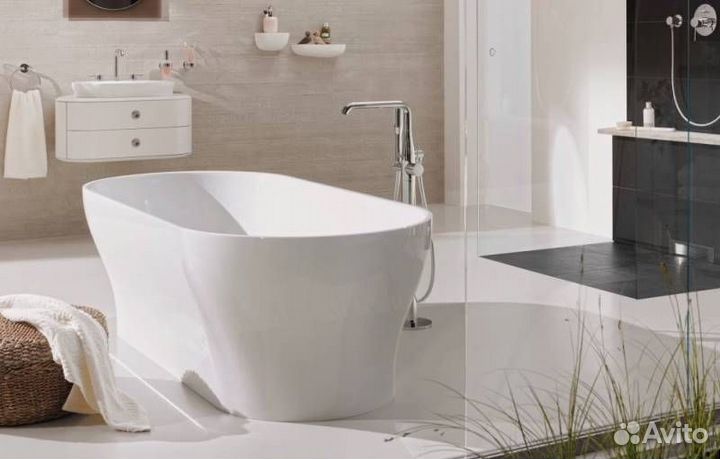 Смеситель Grohe 23491001 Essence+ для ванны, напол