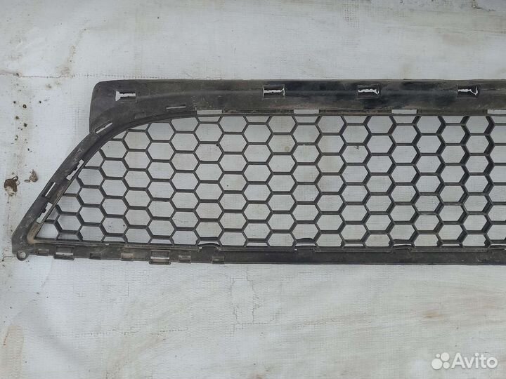 Решетка в бампер renault logan 1