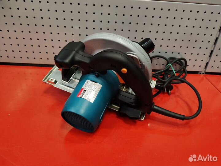 Makita Дисковая пила 5603R, 1,1кВт, диск 165х20мм