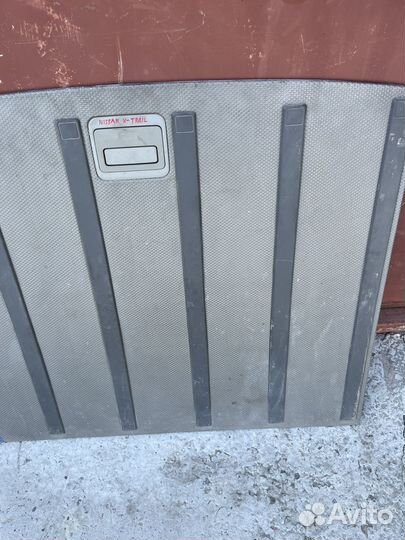 Обшивка багажника Nissan X-Trail T30