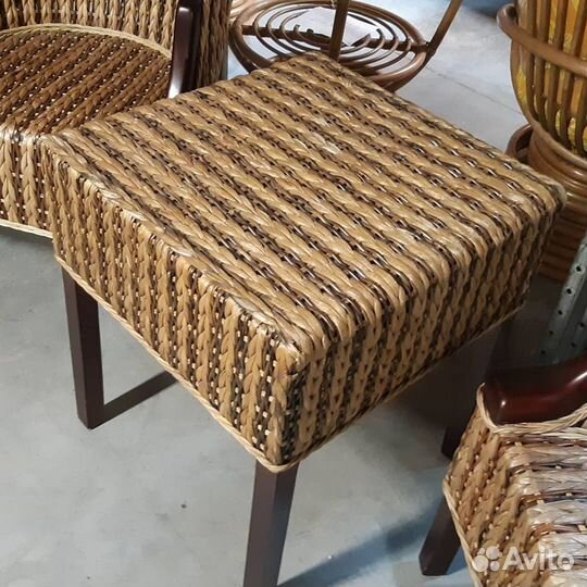 Набор плетеной мебели