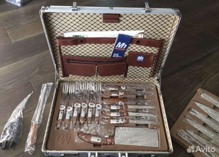 Набор ножей в кейсе
