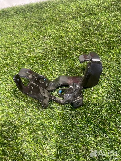 Кронштейн тнвд Ford Mustang 6 S550 рест. 2018