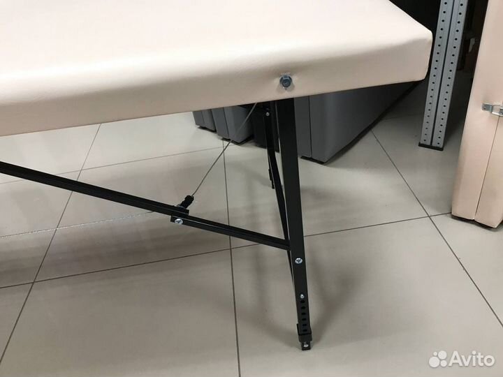 Кушетка с регулировкой ножек 190/70