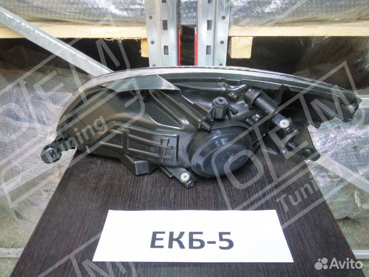 Фара правая Skoda Fabia