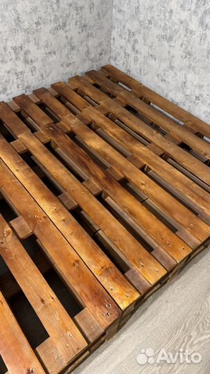 Кровать из поддонов