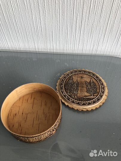 Деревянная шкатулка