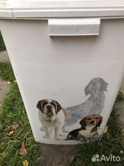 Контейнер для сухого корма