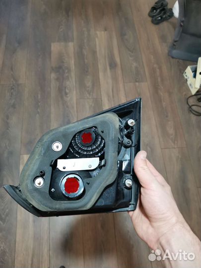 Фонарь левый внутренний Шевроле Круз универсал