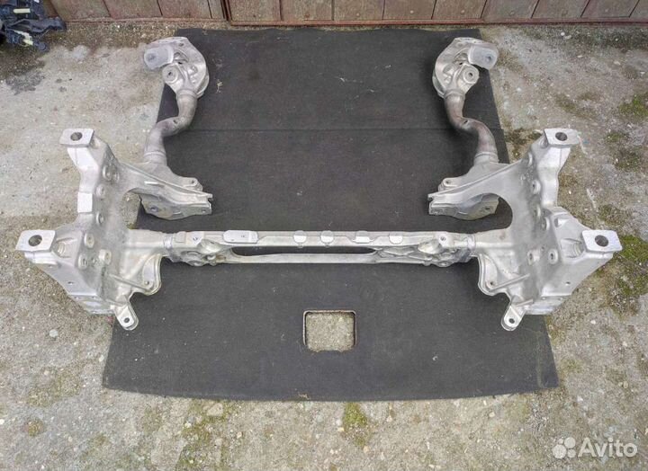 Подрамник траверс балка cayenne 9y0