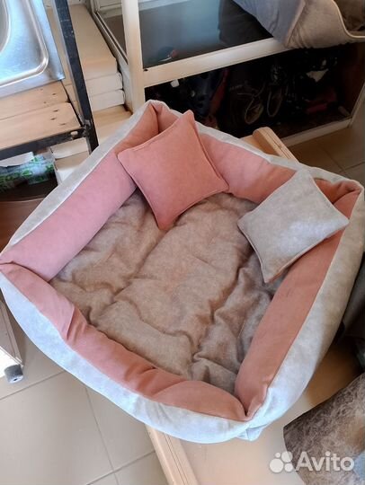 Лежанки для животных разных размеров