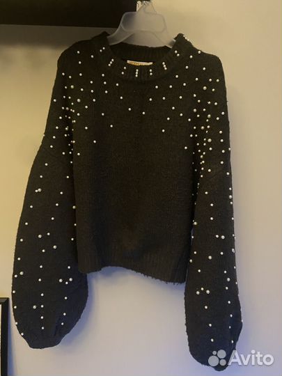 Свитер с бусинами