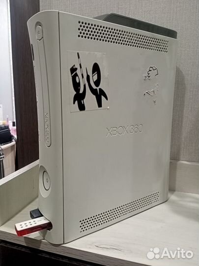 Продам xbox 360 прошитый, игры качаются с интернет