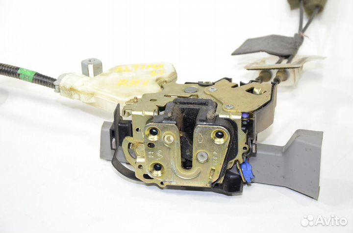 Замок двери передний правый Nissan Altima L31 2.5