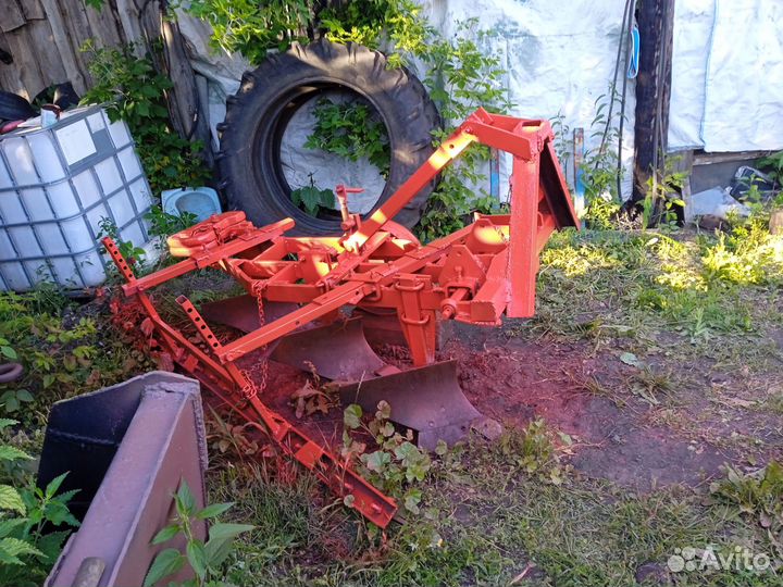 Плуг 3х корпусной