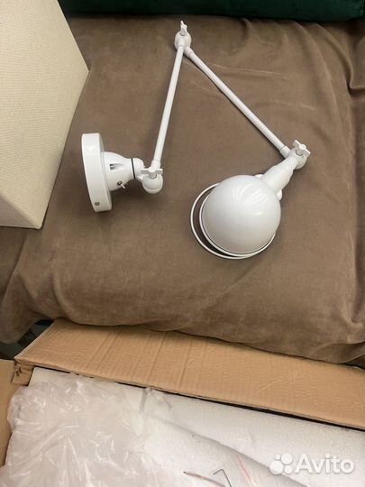 Лампа настенная новая