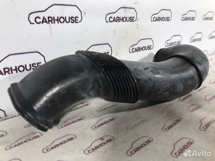 Патрубок воздушного фильтра Volkswagen Touareg GP