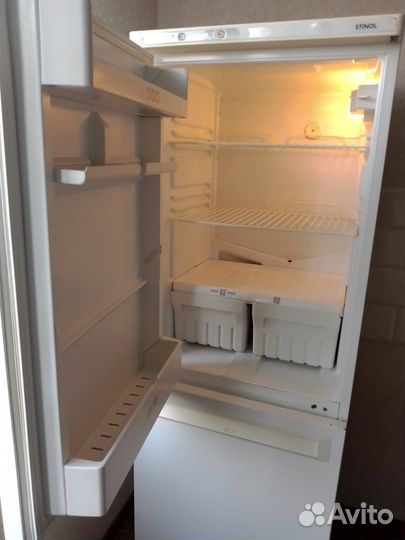 Продается отличный холодильник stinol