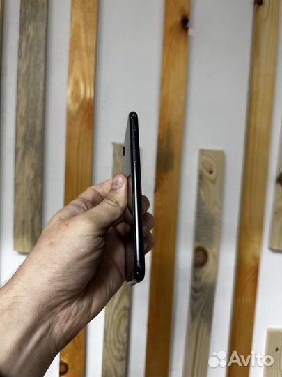 iPhone SE (2020), 128 ГБ