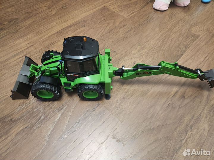 Трактор на радиоуправлении huina hn1579