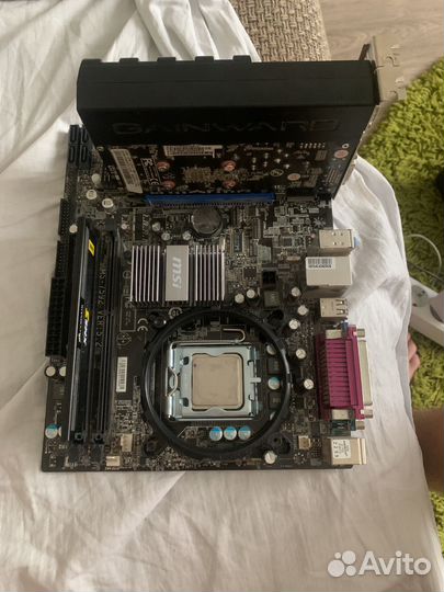 Материнская плата в сборе