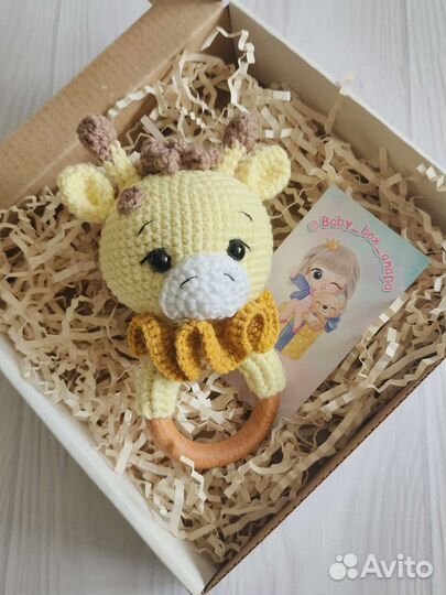 Вязаная погремушка